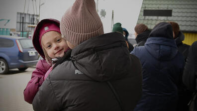 Valeria and her daughter fleeing the city of Kherson in southern Ukraine