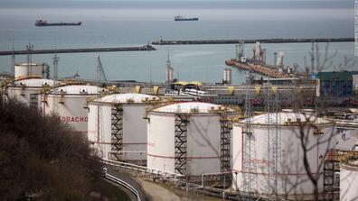 large oil tankers picture 