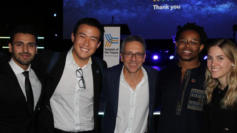 SIPA students and Ian Bremmer