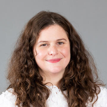 Rebecca Krisel Headshot