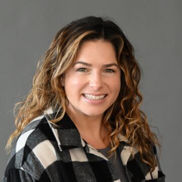 Jessica Weis Headshot