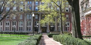 Columbia_University_Court_Yard_01-scaled-1.jpg