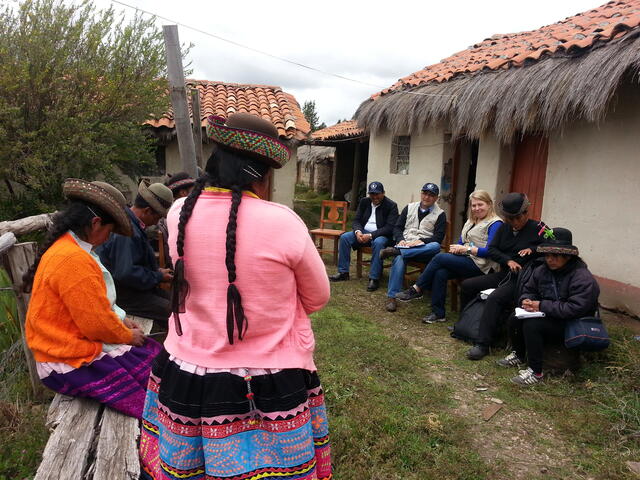 Grudem visits a family that received assistance as part of WFP’s restoration of lives and homes displaced by violence program in Ayacucho, Peru, in March 2016.